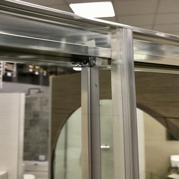 Душевой уголок AVS Раунд 120x90 профиль хром, стекло прозрачное Душевой уголок AVS Раунд 120x90 профиль хром, стекло прозрачное