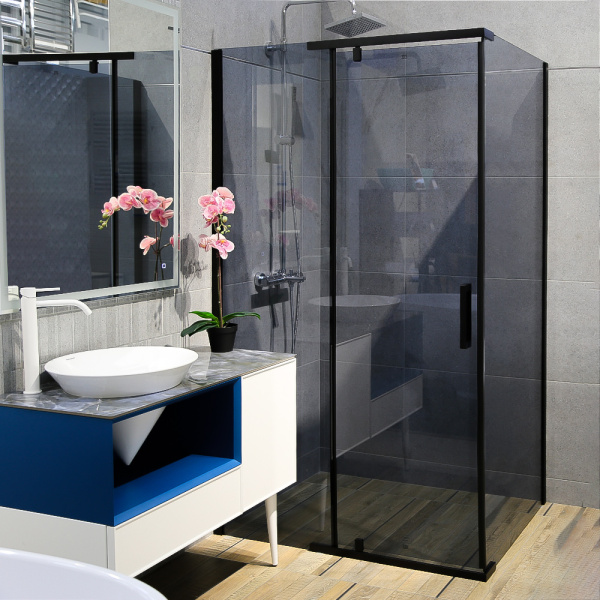 Душевой уголок AVS Фаворит 120x90 профиль черный матовый, стекло тонированное Душевой уголок AVS Фаворит 120x90 профиль черный матовый, стекло тонированное