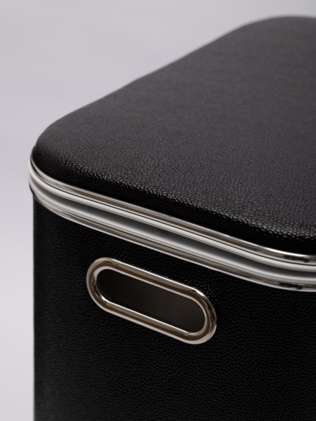 Корзина для белья Geralis KHBH-B 45x25x60 черная, кант хром Корзина для белья Geralis KHBH-B 45x25x60 черная, кант хром